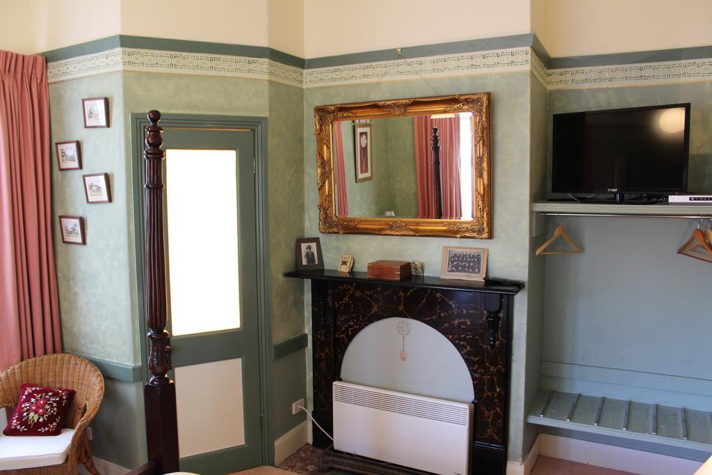Ross B&B Accommodation ภายนอก รูปภาพ