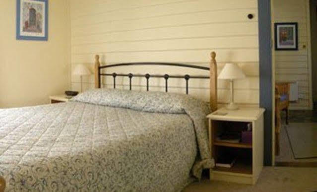 Ross B&B Accommodation ภายนอก รูปภาพ